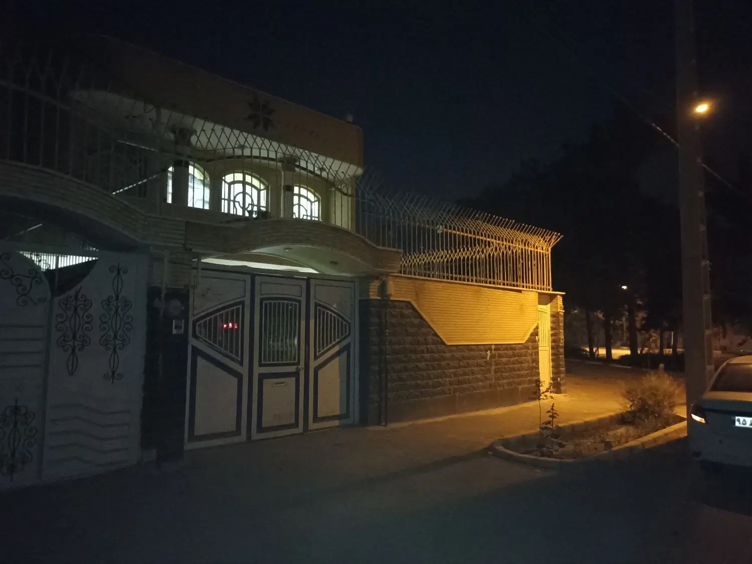 فروش منزل دو طبقه ویلایی