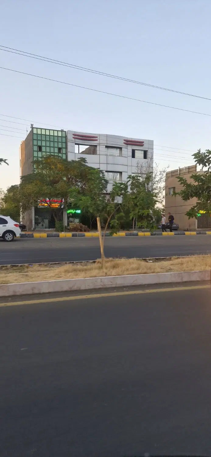 تجاری و مسکونی حاشیه بلوار غدیر معاوضه