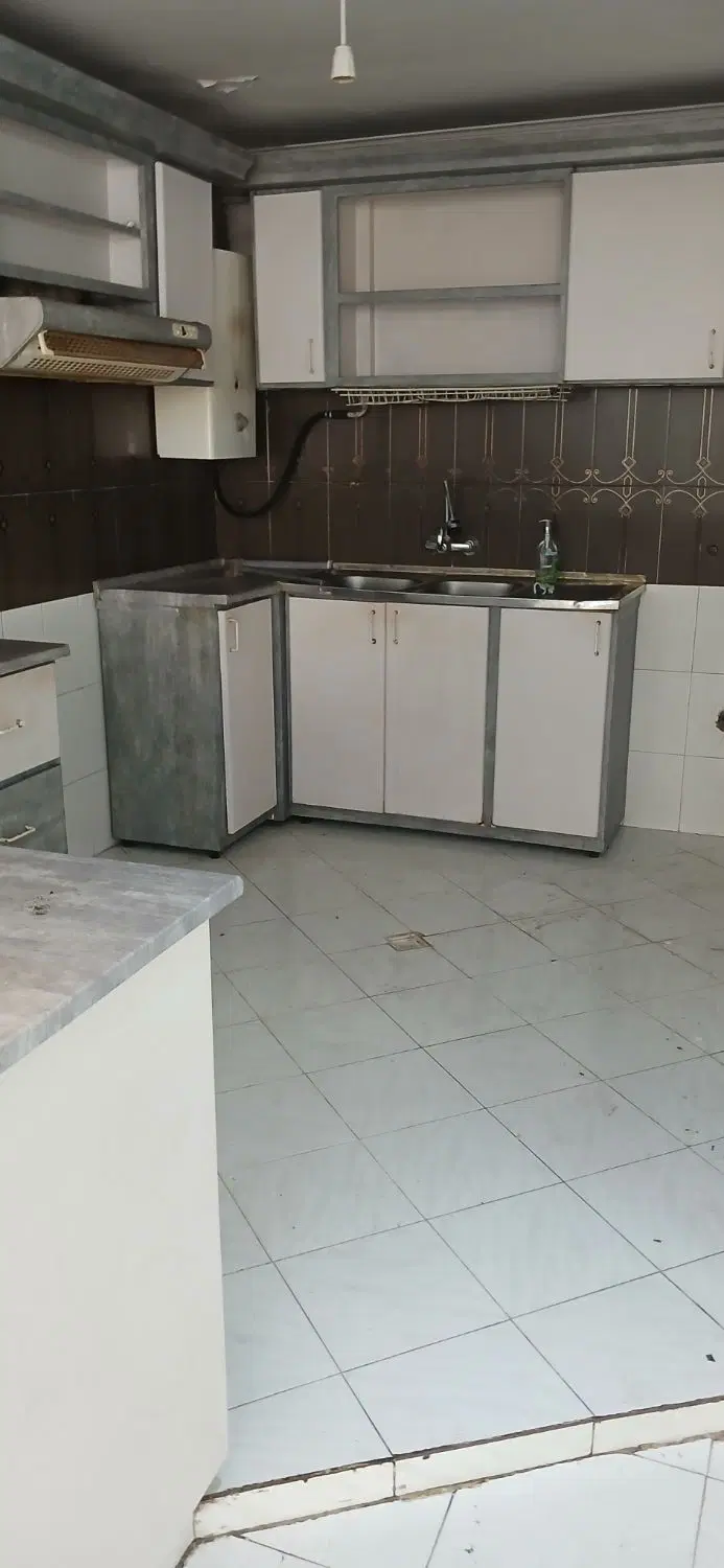 هنرستان اپارتمان همکف ۷۵متری۲ خواب