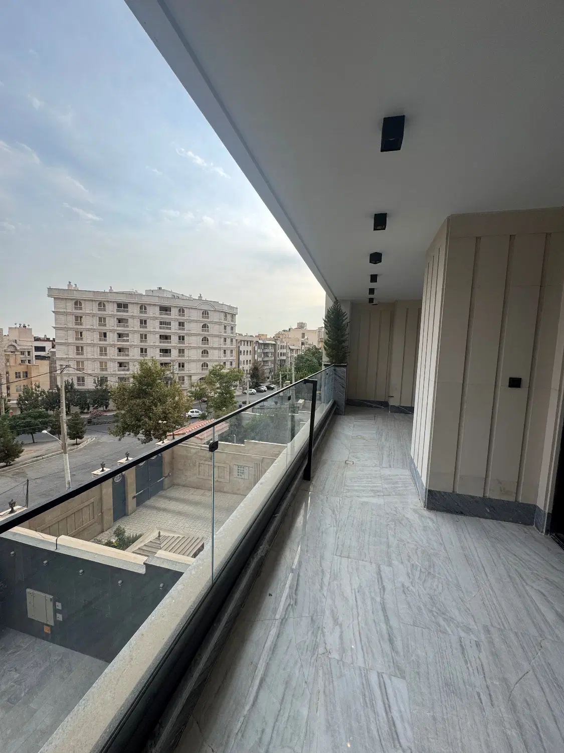 140متر_3خواب_تاپ لوکیشن_رویایی