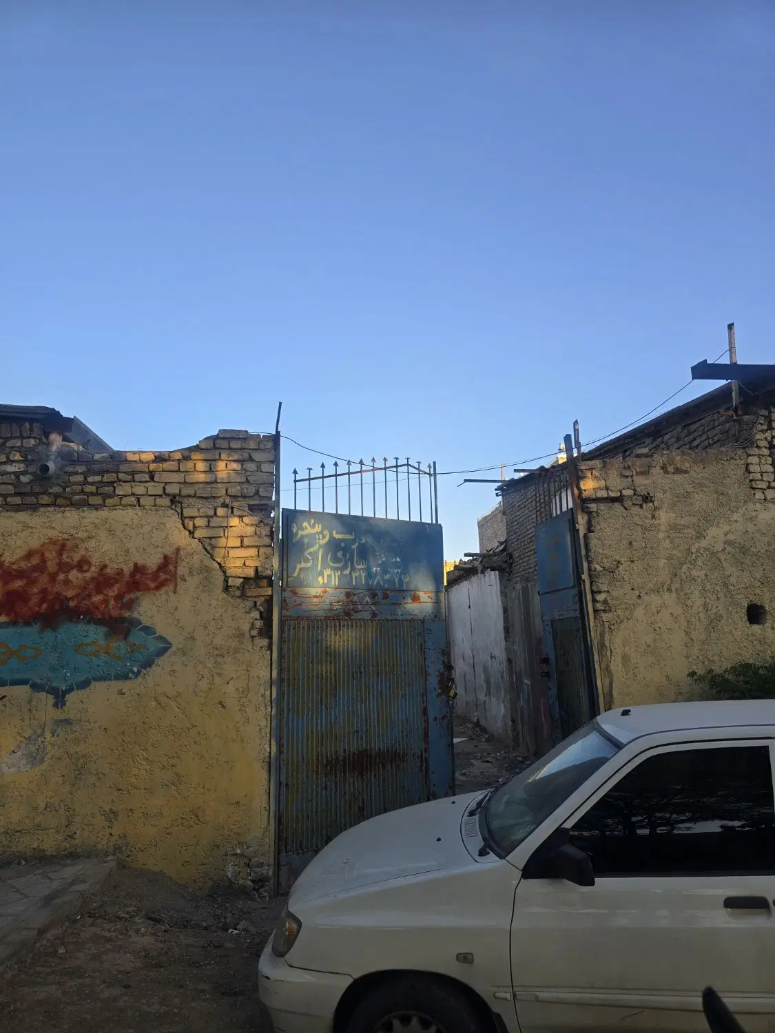 اجاره زمین ۱۰۰ متری بر خیابان اصلی
