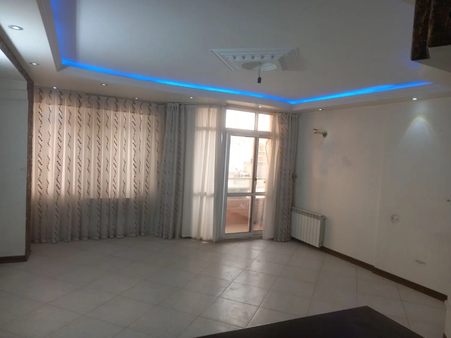 اپارتمان دو خوابه تالار