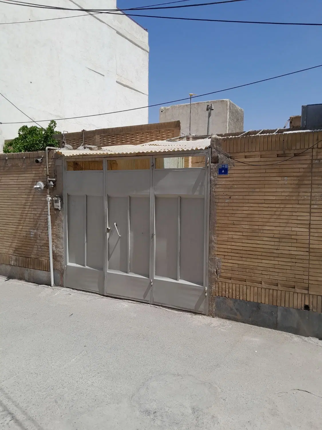 اجاره منزل مسکونی دربست حیاط دار