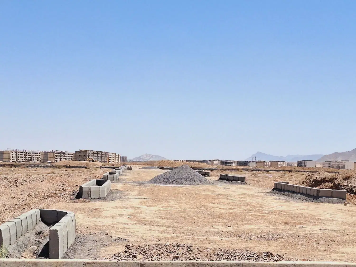 ۲۰۰متر زمین المپیک بهارستان معاوضه آپارتمان  ماشین