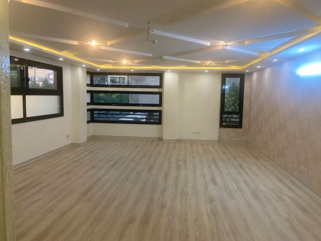 آپارتمان سه خواب سه طرف نور تک‌واحدی