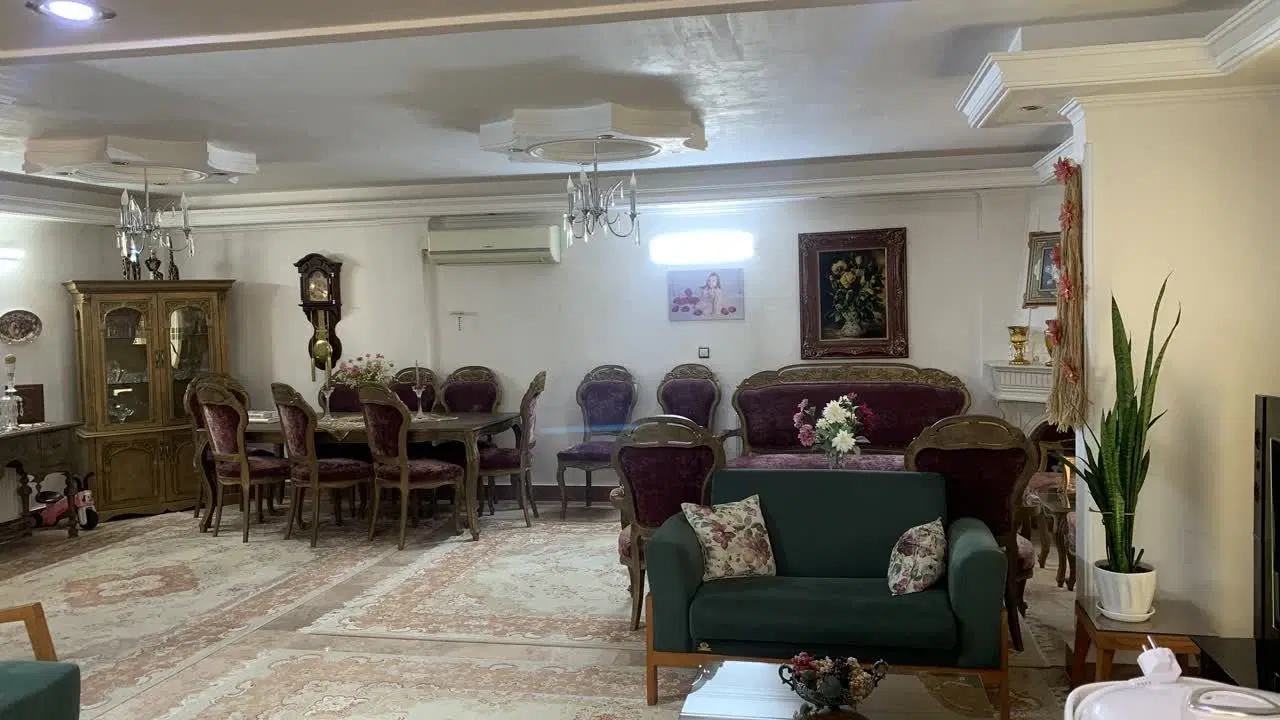 آپارتمان دوخوابه 117متری سه نورگیر کامل