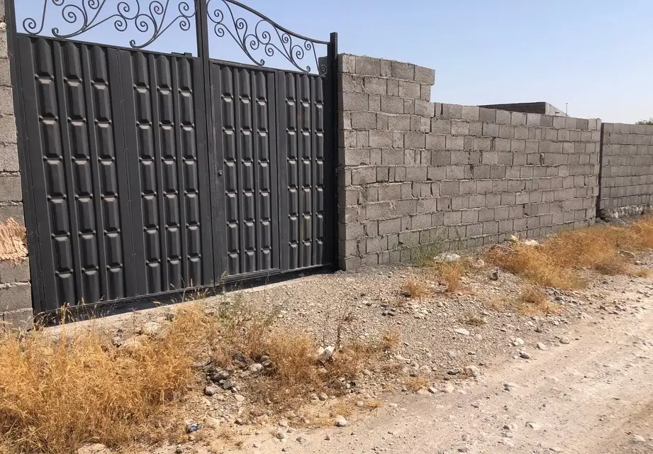 زمین ۱۱۰۰ متری سرخون