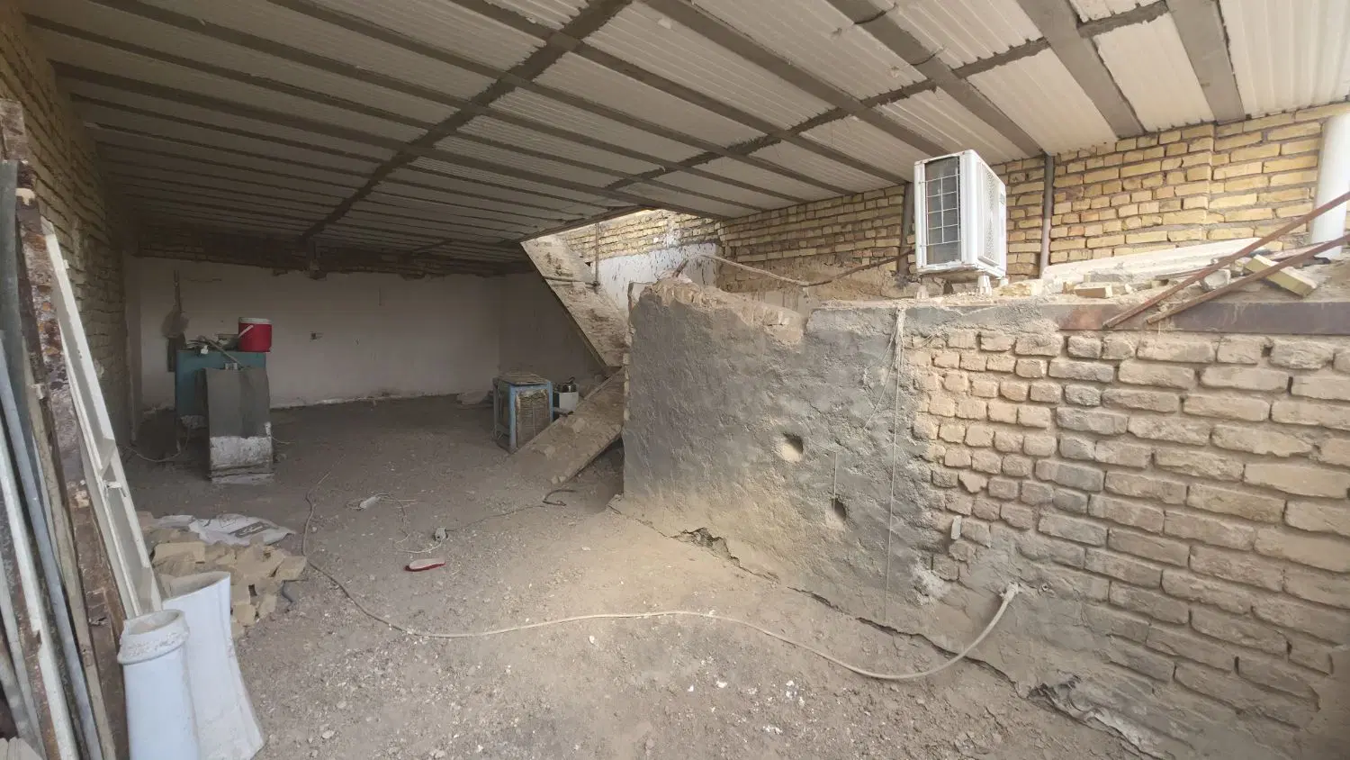 ساختمان ۴ طبقه تجاری مسکونی