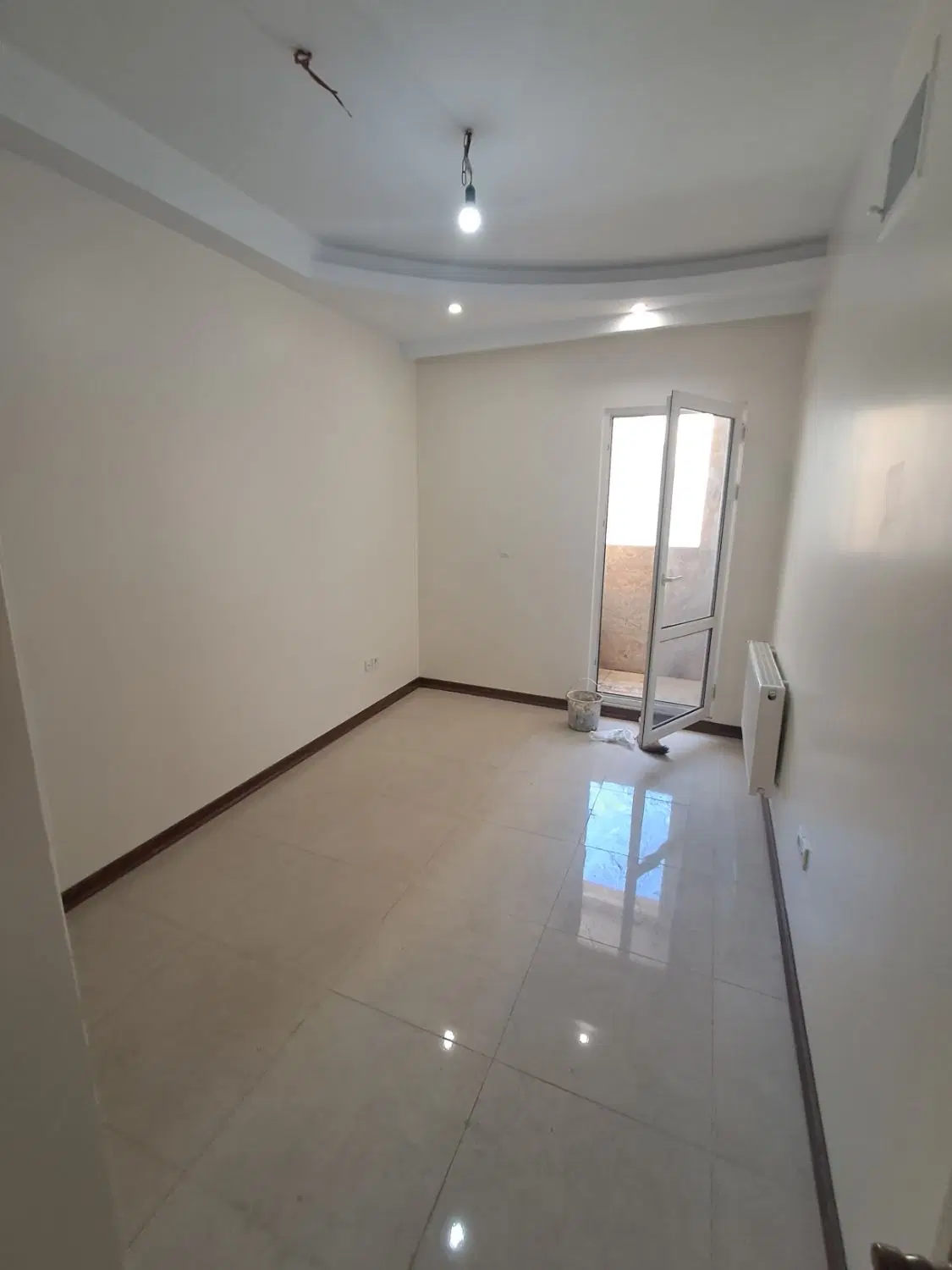 واحد ۹۰متری فول نوساز در اجاره دار