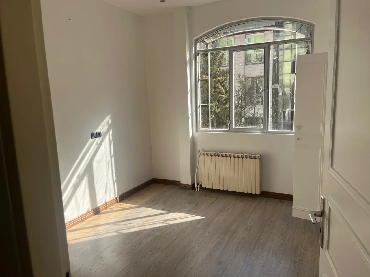 اجاره آپارتمان چهارباغ شرقی