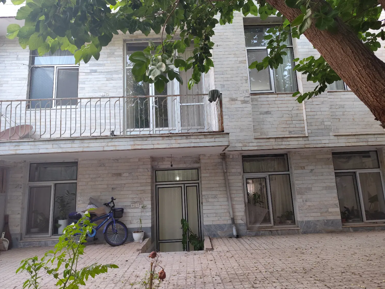 خانه ویلایی واقع در اطلس کوی فرهنگ