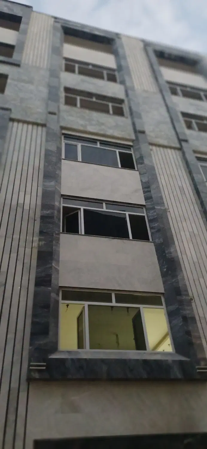 ۶۳ متر تکواحدی زرافشان