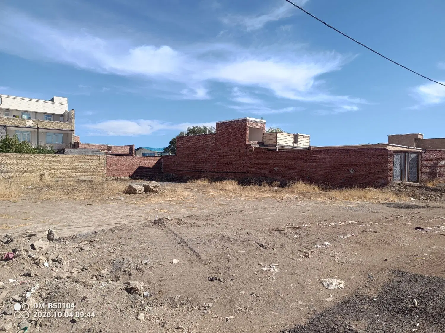 زمین مسکونی ۳۰۰ متری، بهار