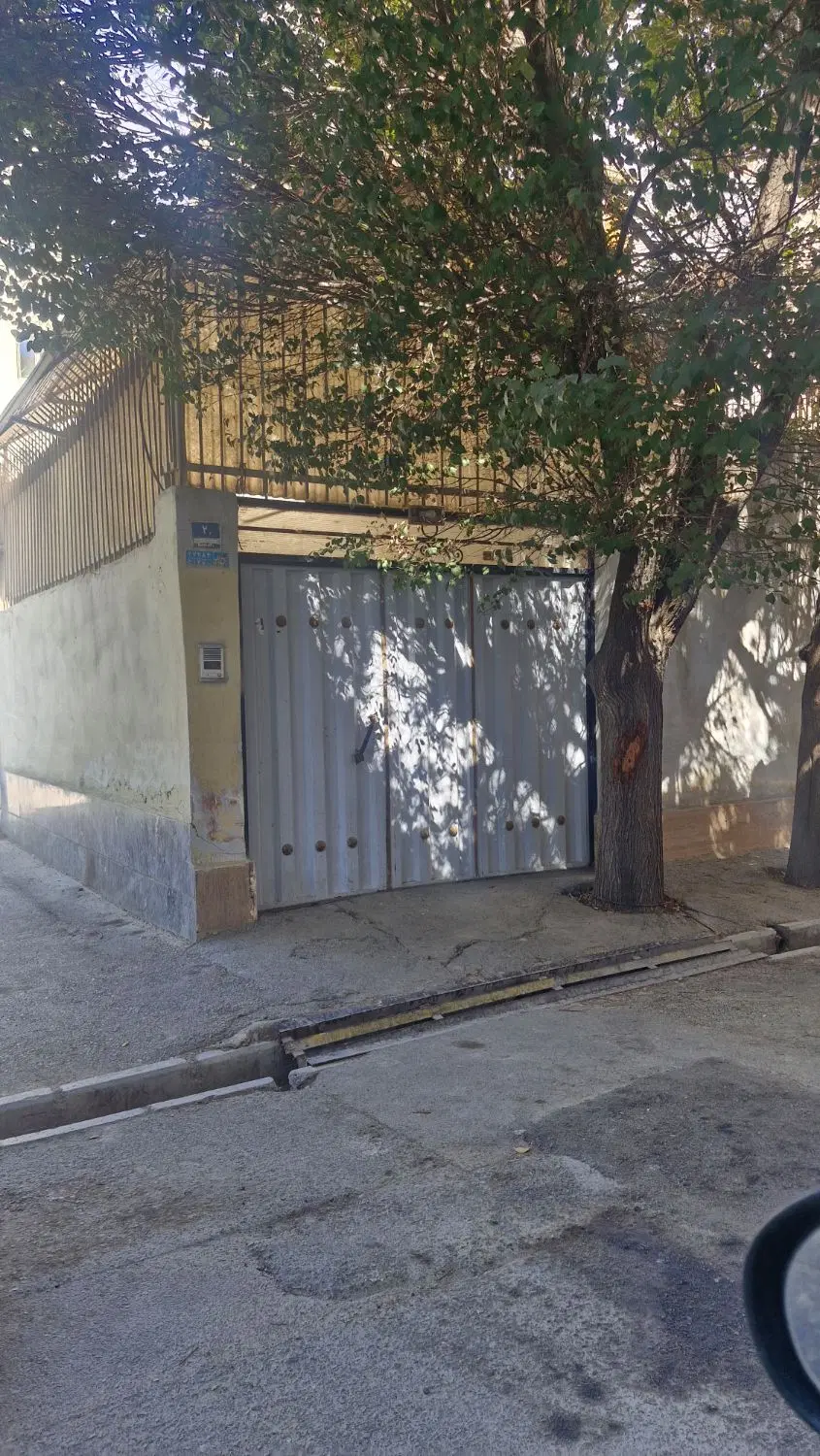 خونه ویلایی حیاط دار  ماشین رو