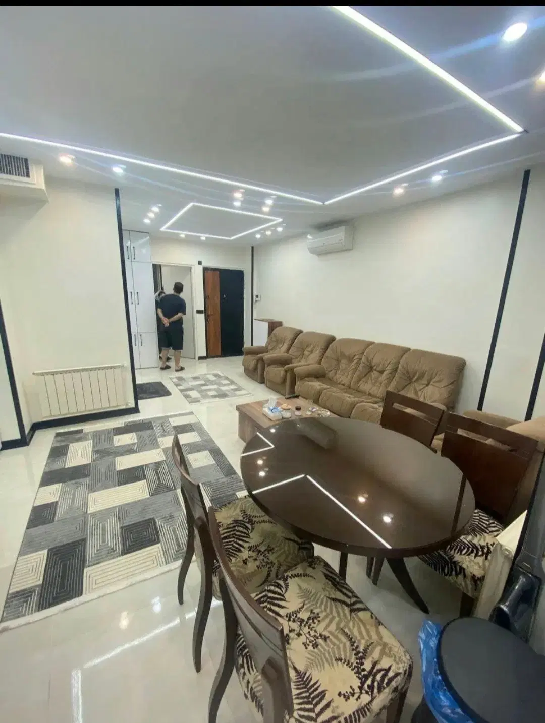 ۶۳متر*ساختمان برند*بی همتا*وامدار و سندتکبرگ