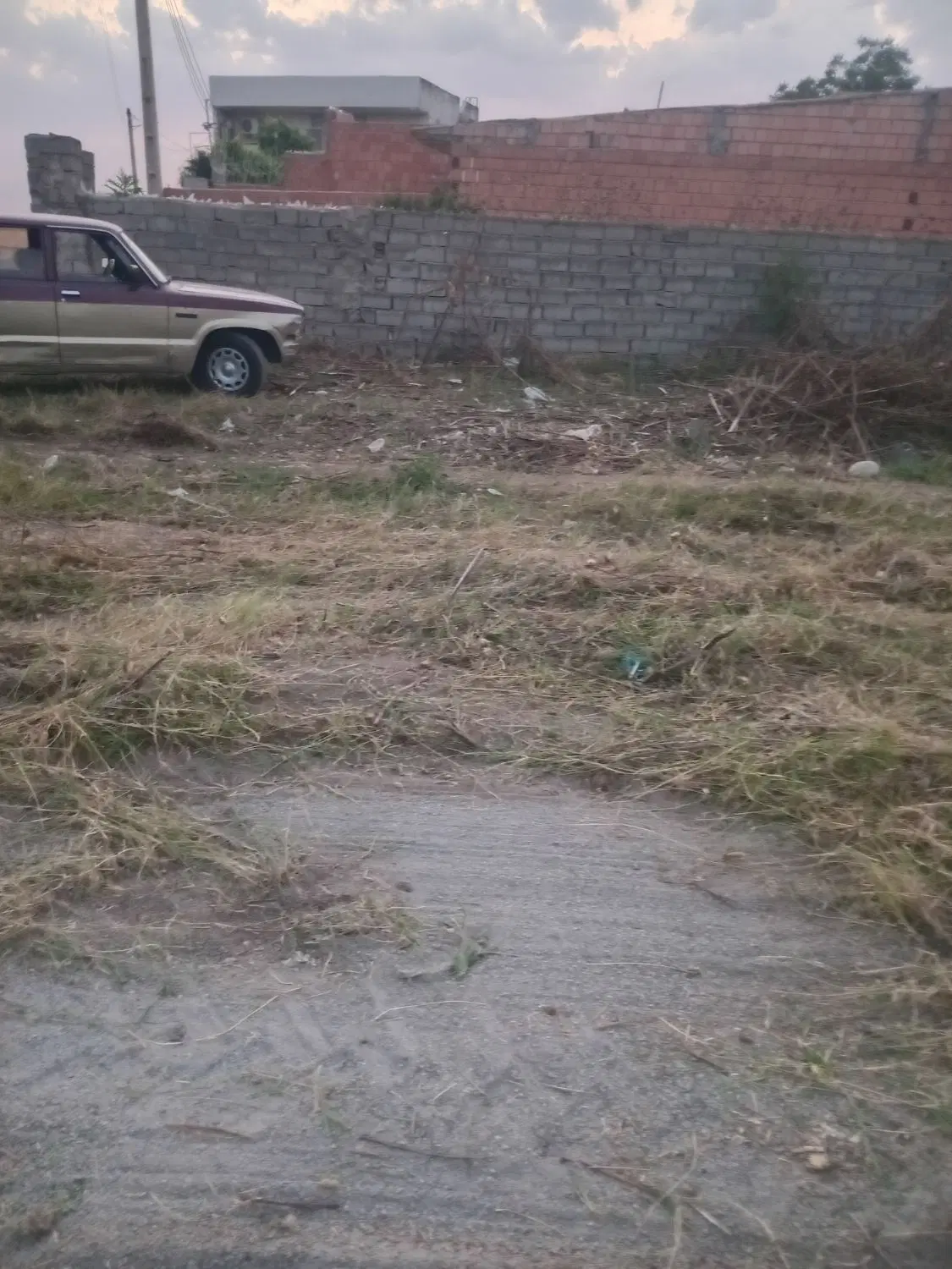 فروش ۳۰۰مترزمین مسکونی متری ۴۲۰۰