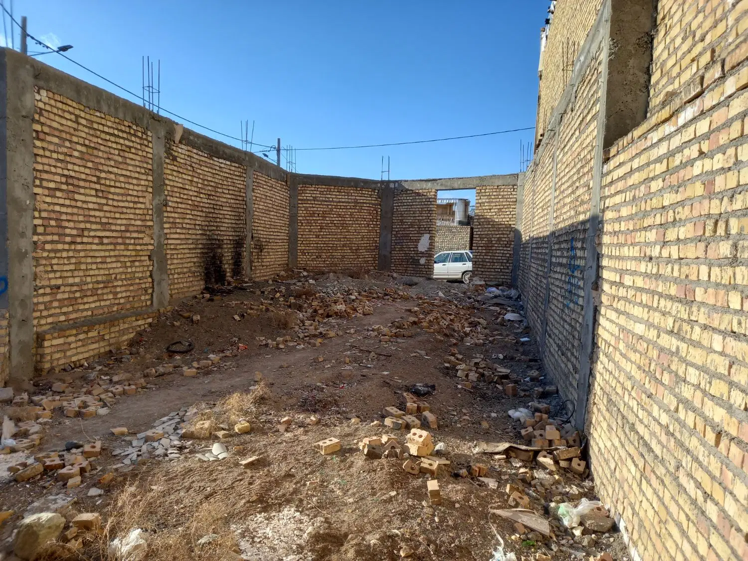 زمین فروشی باهنر۶۱