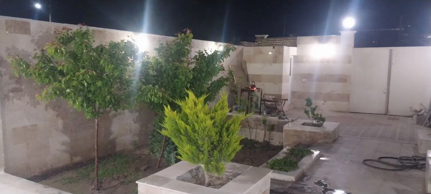 حیاط ویلایی