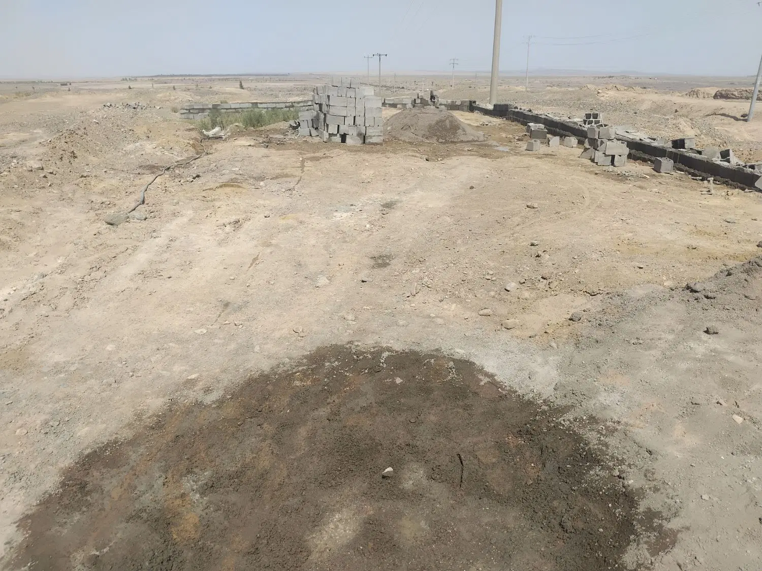 زمین ۴۰۰ متر لب جاده کرک نارتیج