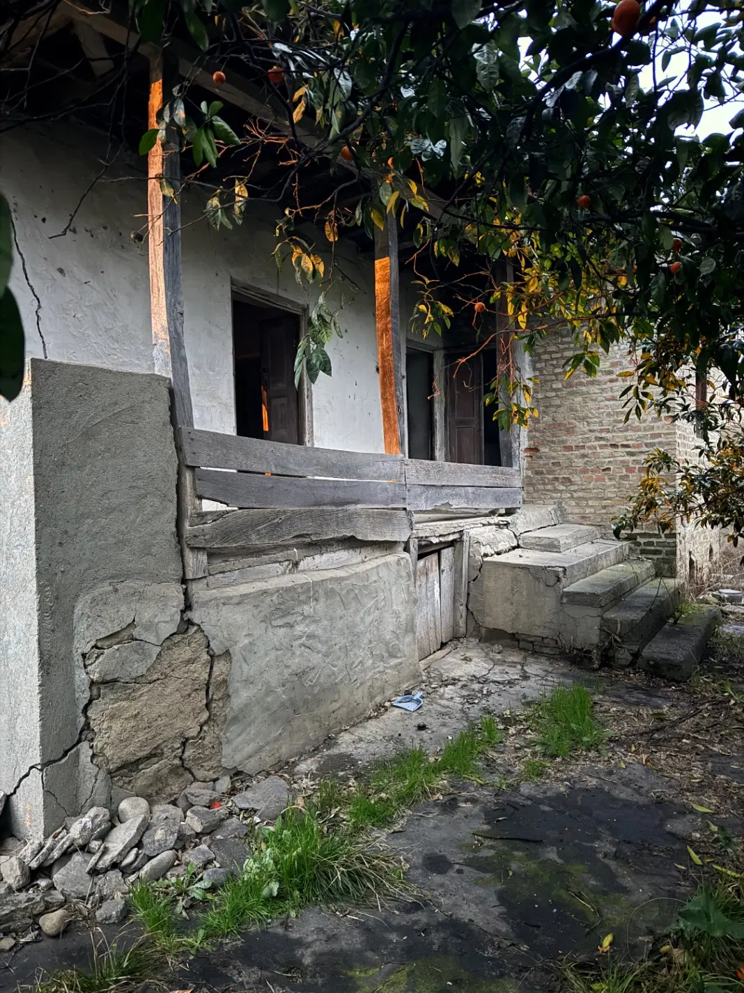 زمین مسکونی - تجاری