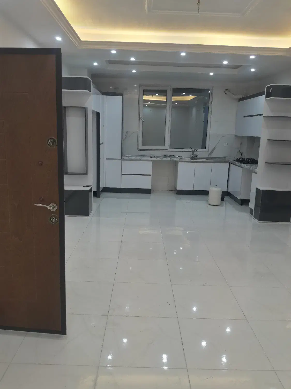 آپارتمان فول امکانات سر تختی