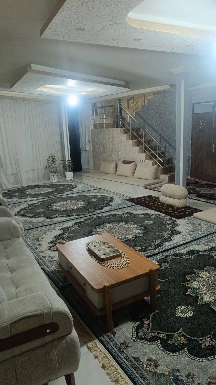 حیاط تجاری مسکونی