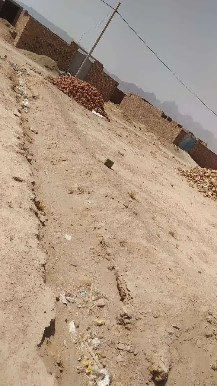 زمین فروشی