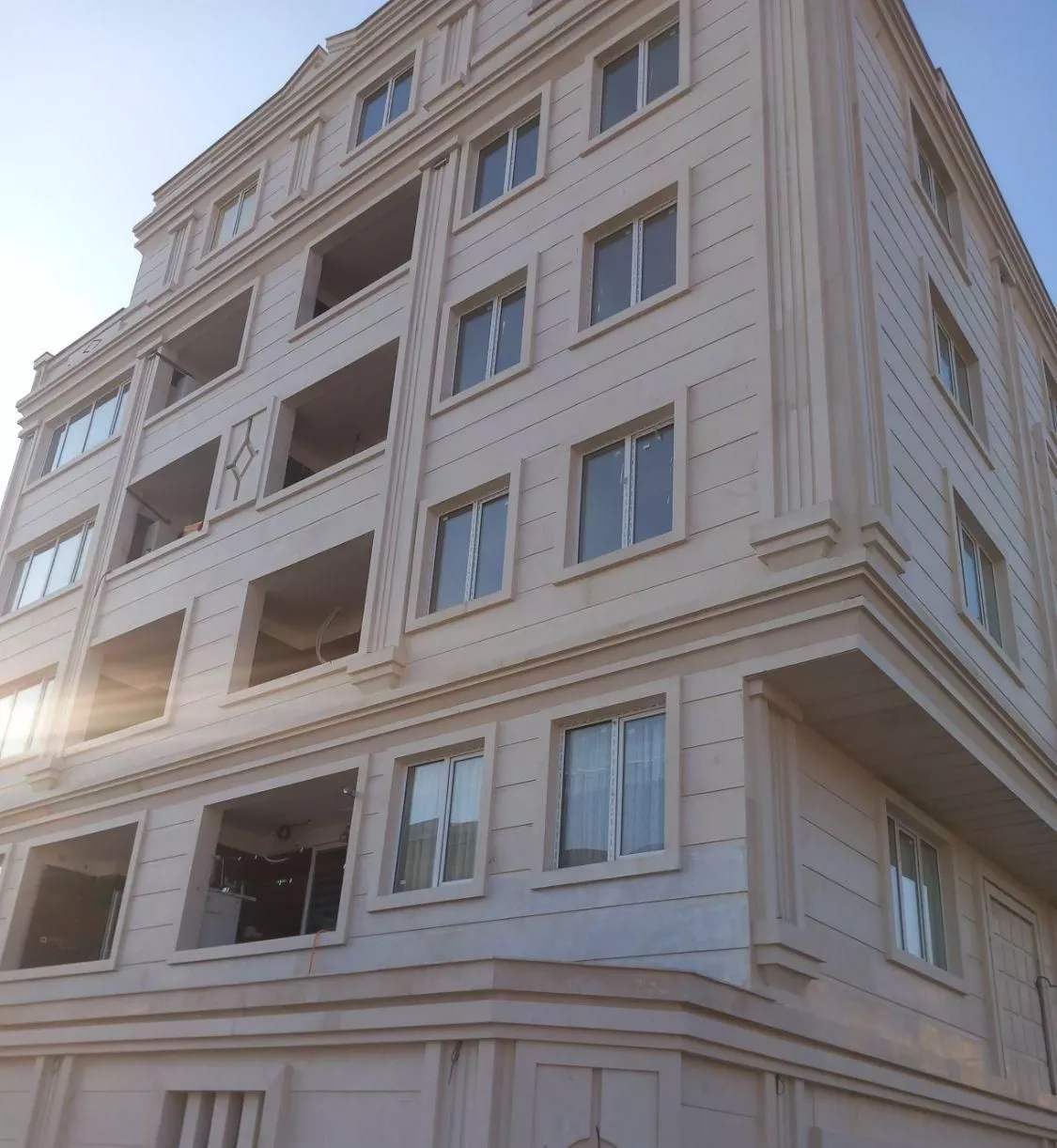 فروش آپارتمان ۱۵۰ متری ۲ خواب در شهرک مهندس زراعی