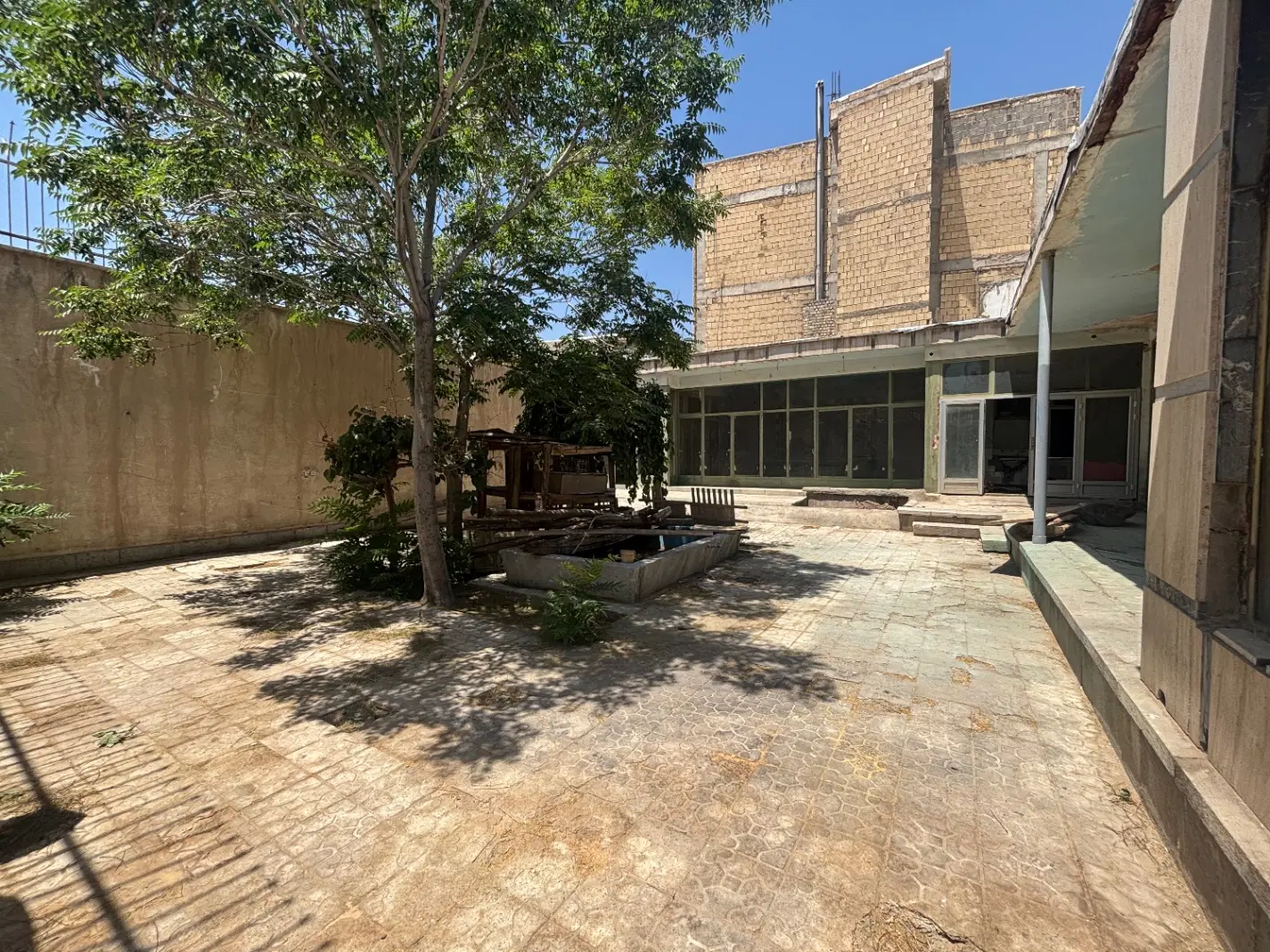 اجاره کلنگی جهت انبار کارگاه نزدیک به کوچه یخچال