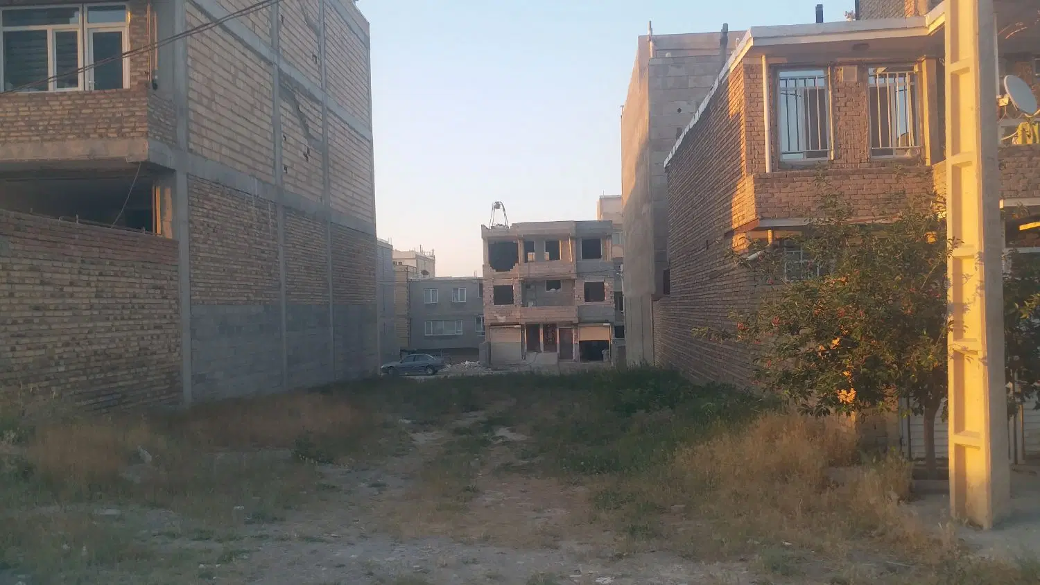 زمین مسکونی تجاری