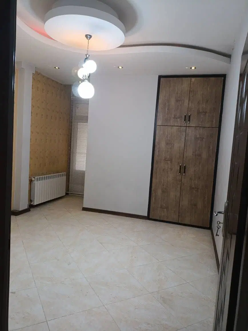 رهن و اجاره ۱۲۰ متری ۳ خواب واقع در اقبال