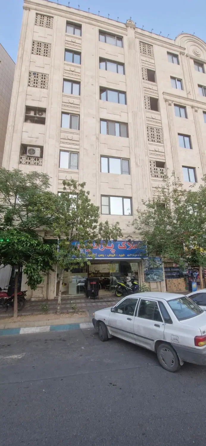 اپارتمان ۱۳۵متری مجتمع بام ری
