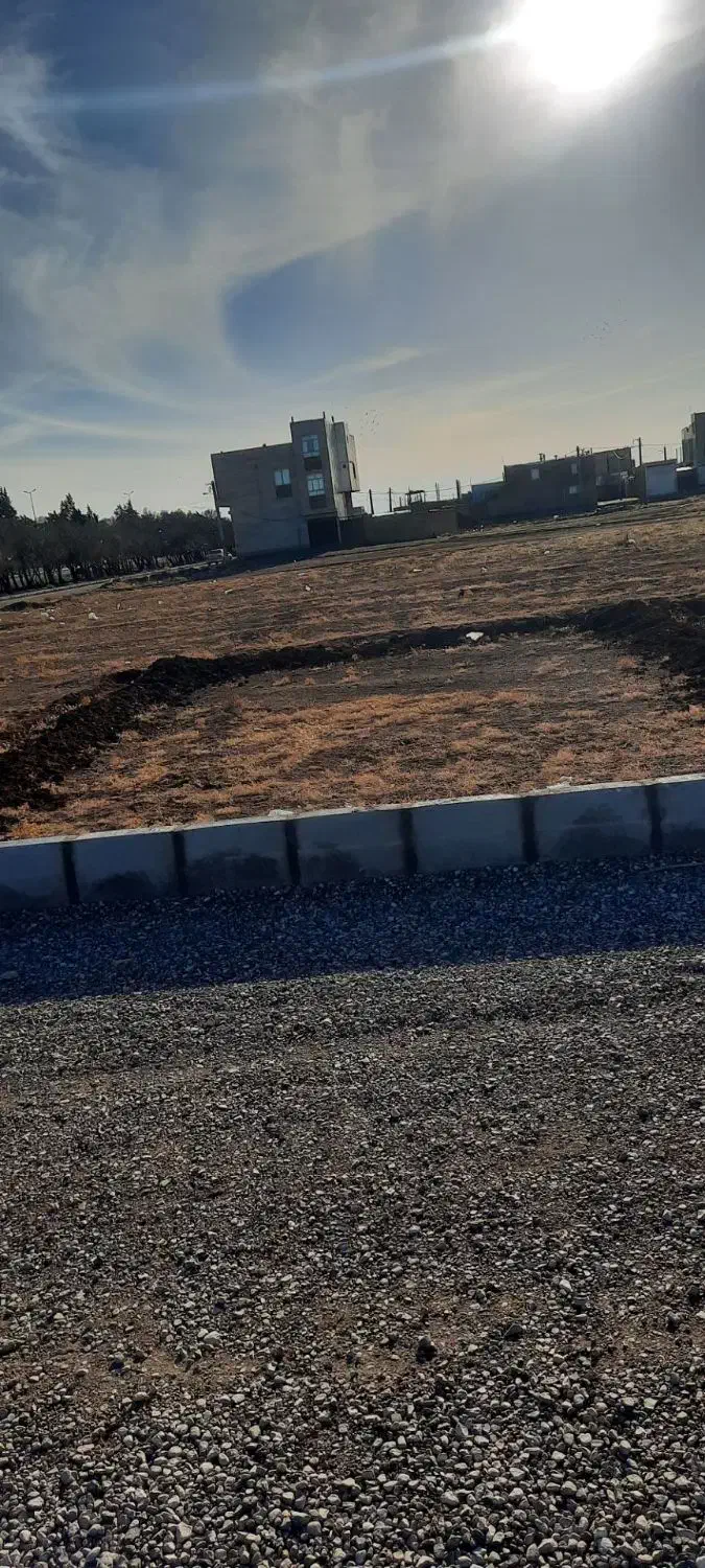 یک قطع زمین در روستای کهک جاده خورهشت