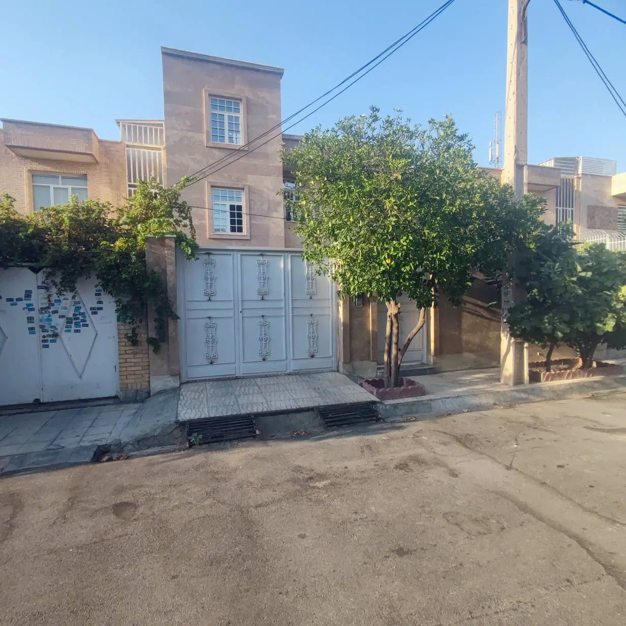 رهن کامل طبقه دوم ویلایی درب حیاط سفیر جنوبی