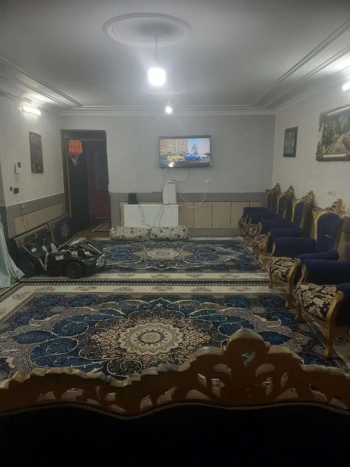 آپارتمان حاشیه تربیت ۱۰۰ متری طبقه اول
