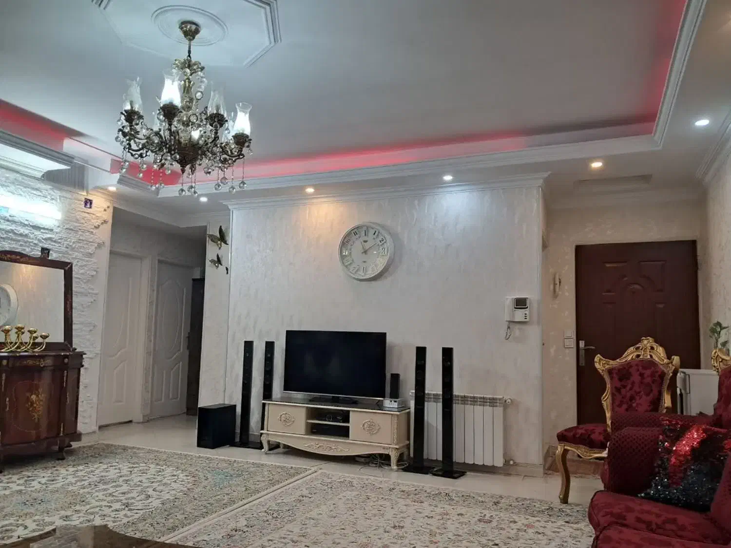 آپارتمان ۷۶ متری شاه آبادی