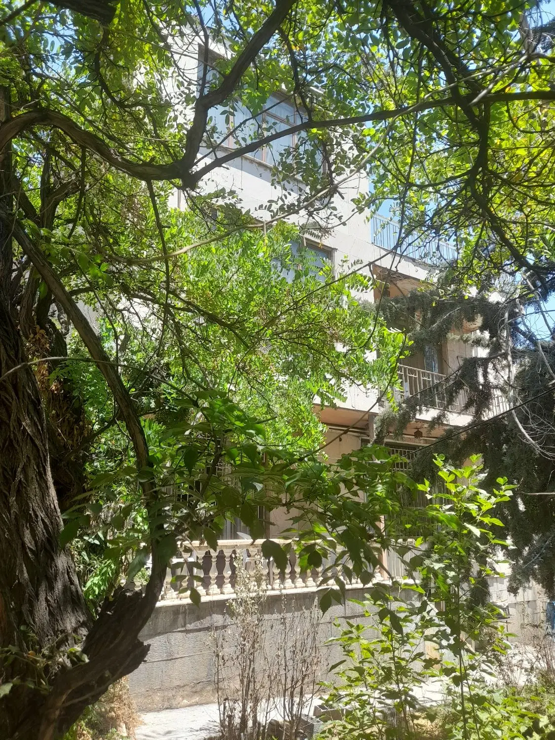 منزل ویلایی مرکز شهر رودهن