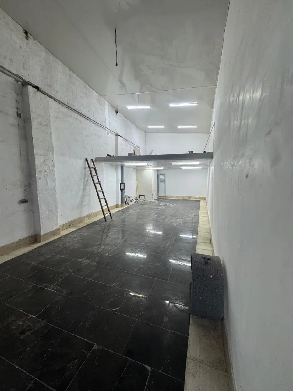 مغازه نوساز ۱۱۰متری انشعابات کامل ۸۰متر داخل کوچه