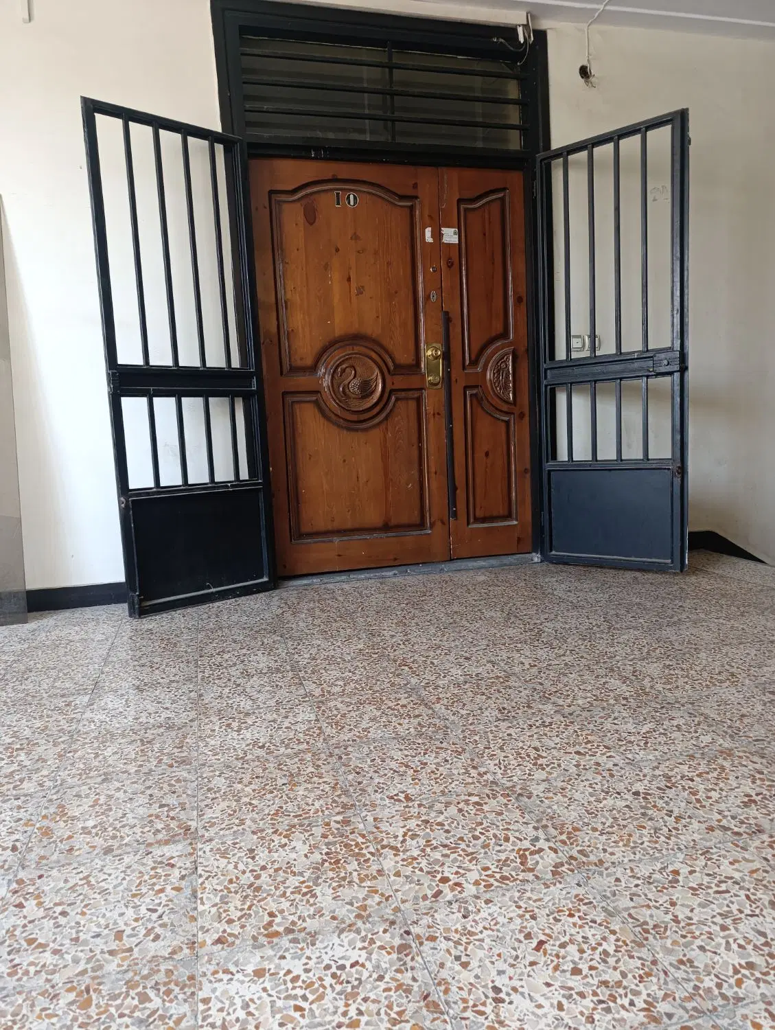واحدتجاری با موقعیت خاص