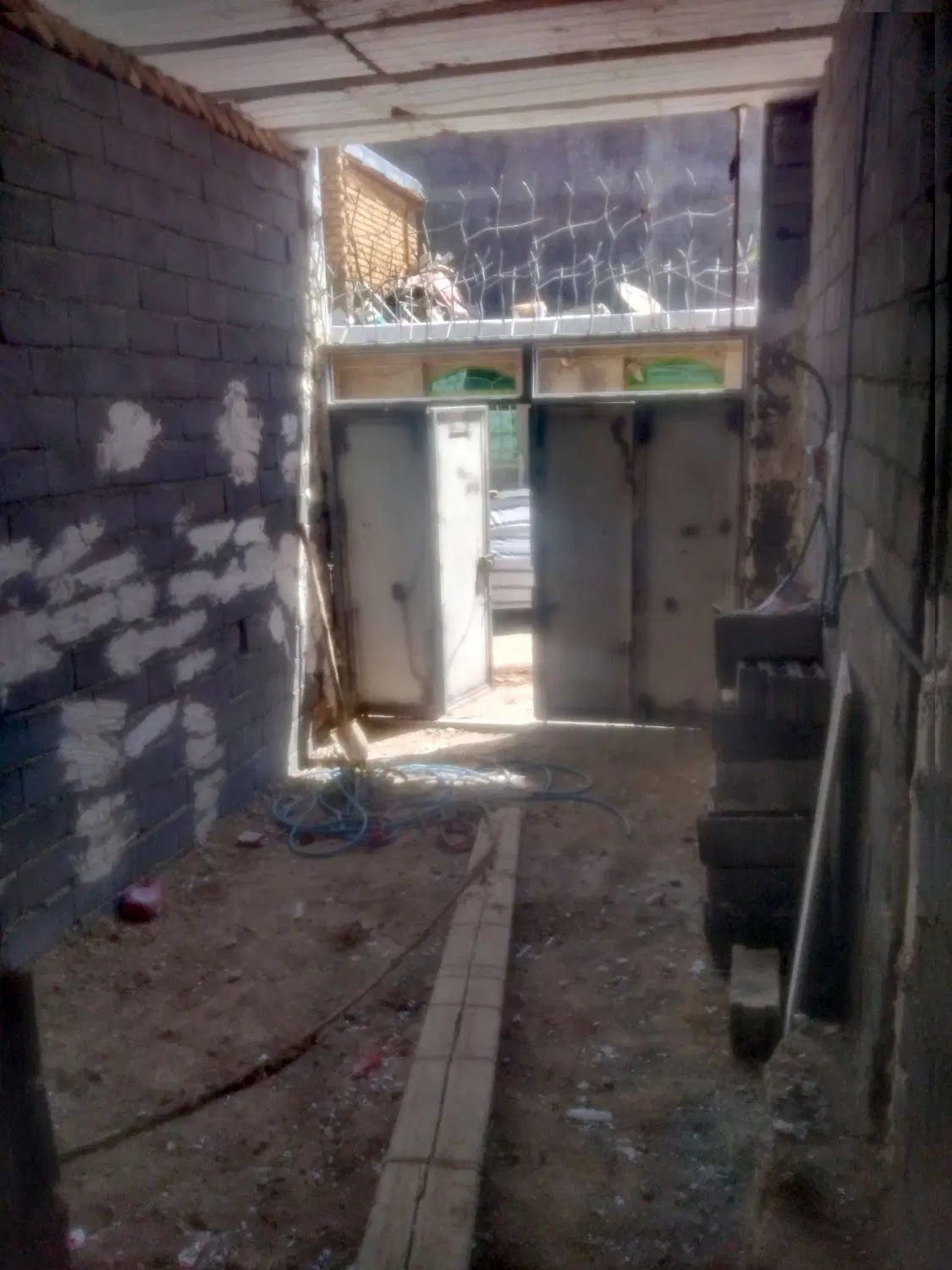خانه نیمه کاره