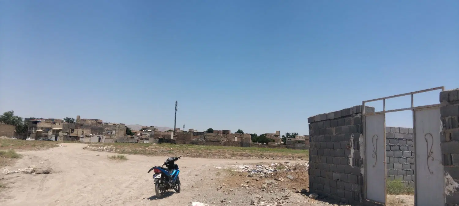 زمین فروشی  ۱۶۸ متر در ۶ متر هاشیه دور دیوار