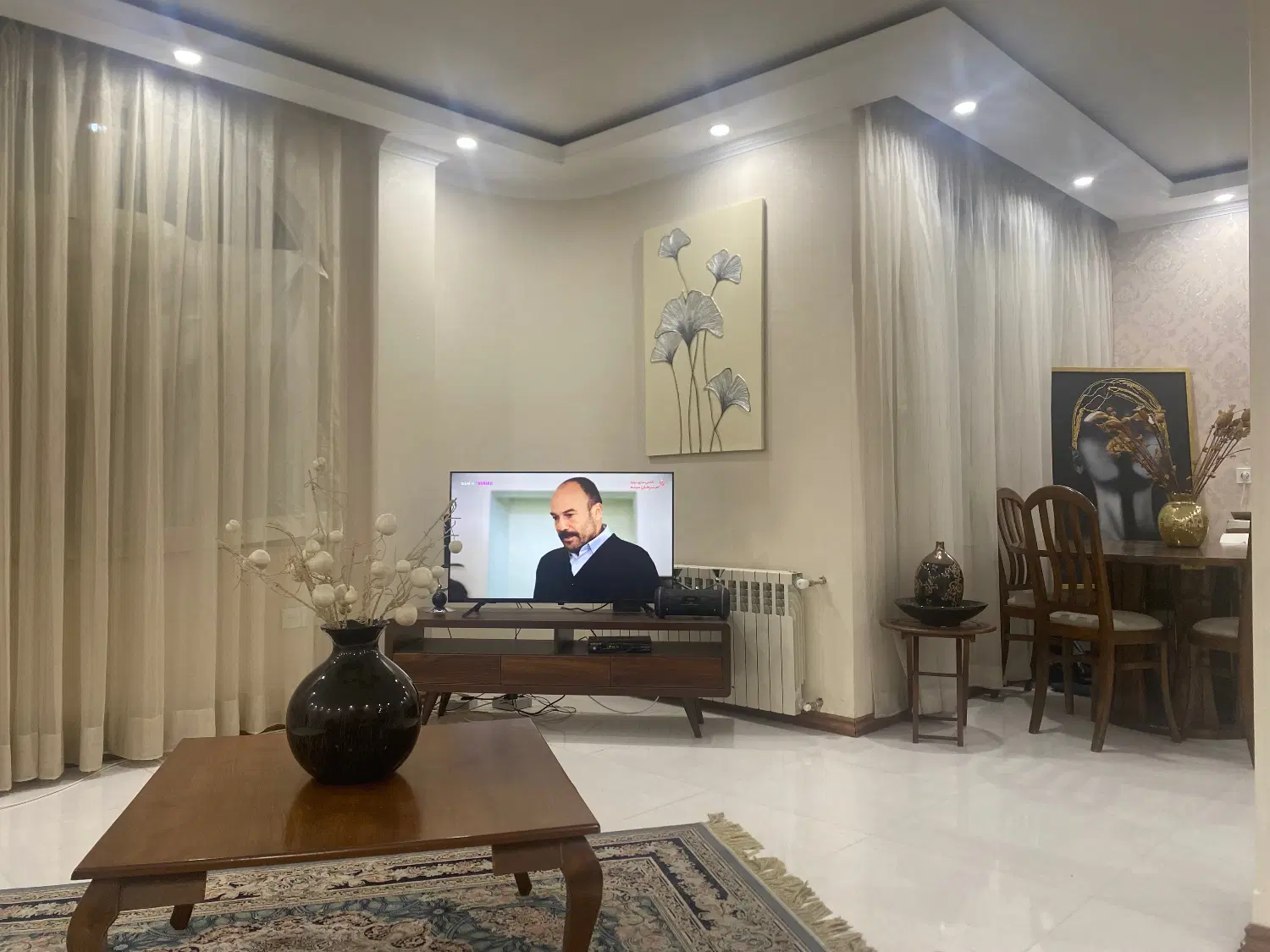 همخونه صرفا خانم دانشجو