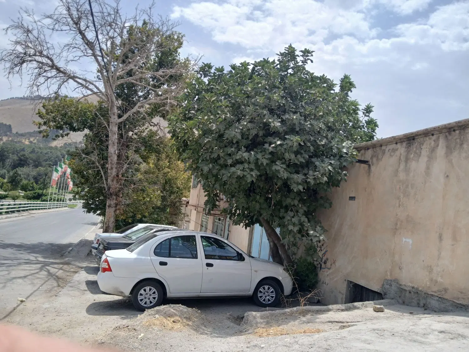 160 متر خانه کلنگی با عرض10 متر جلو خیابان