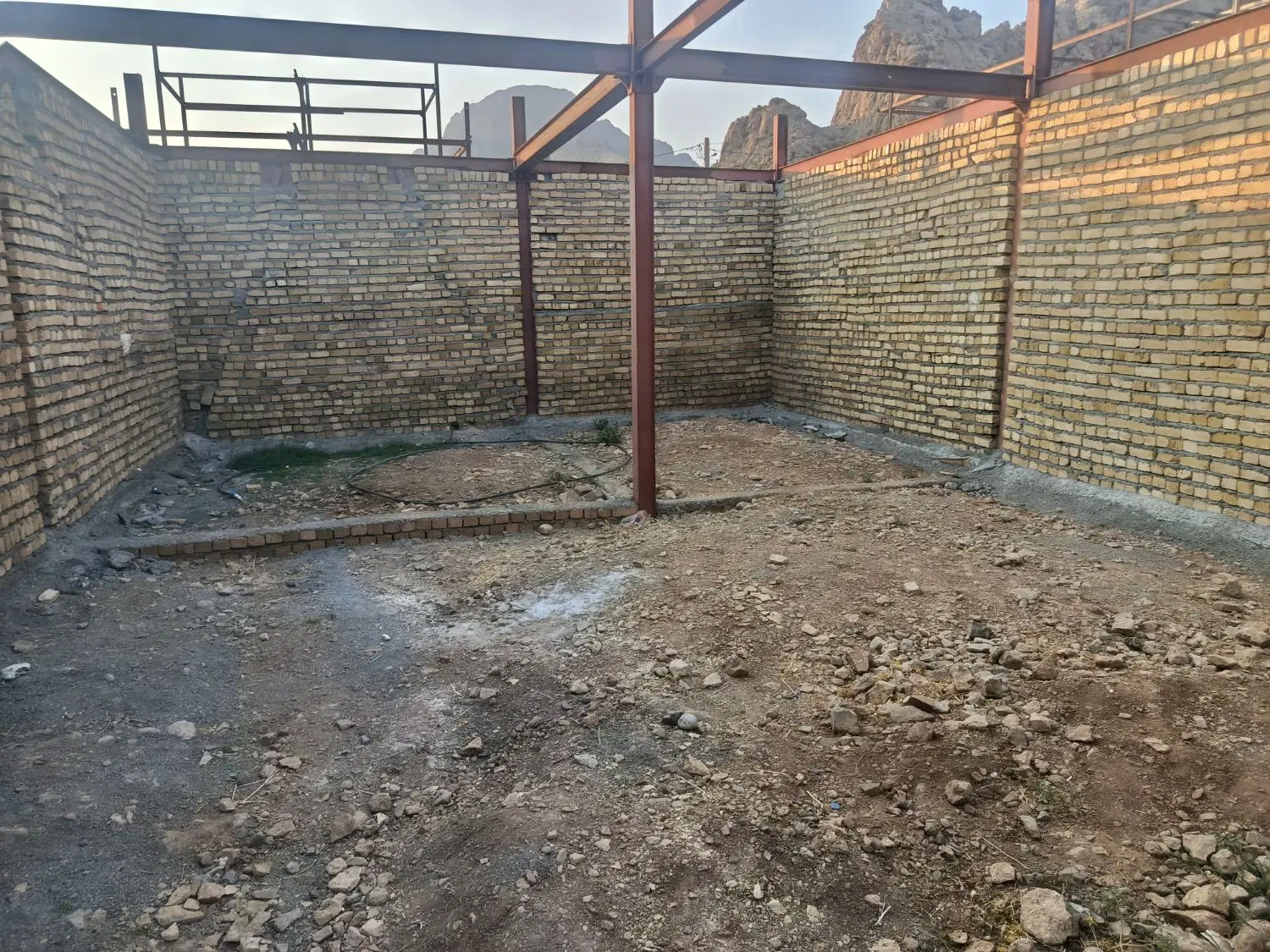 ۱۵۰ متر زمین مسکونی