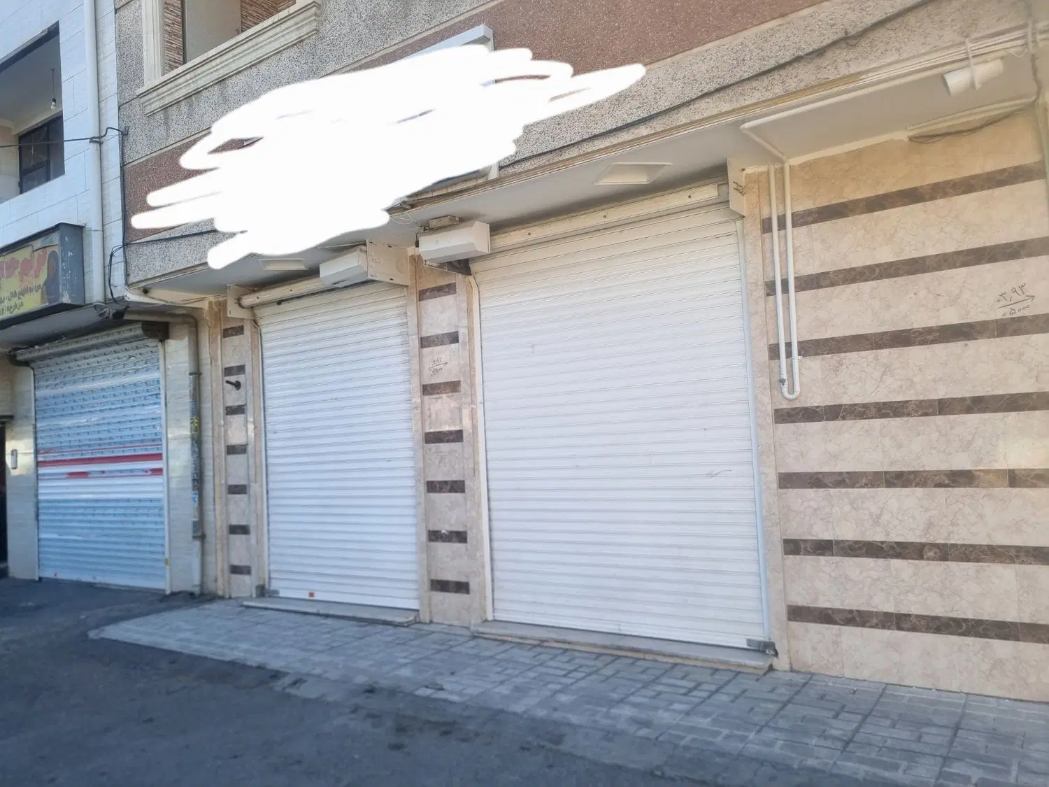 متراژ حدودی ۴۰ متر مجزا کرکره برقی