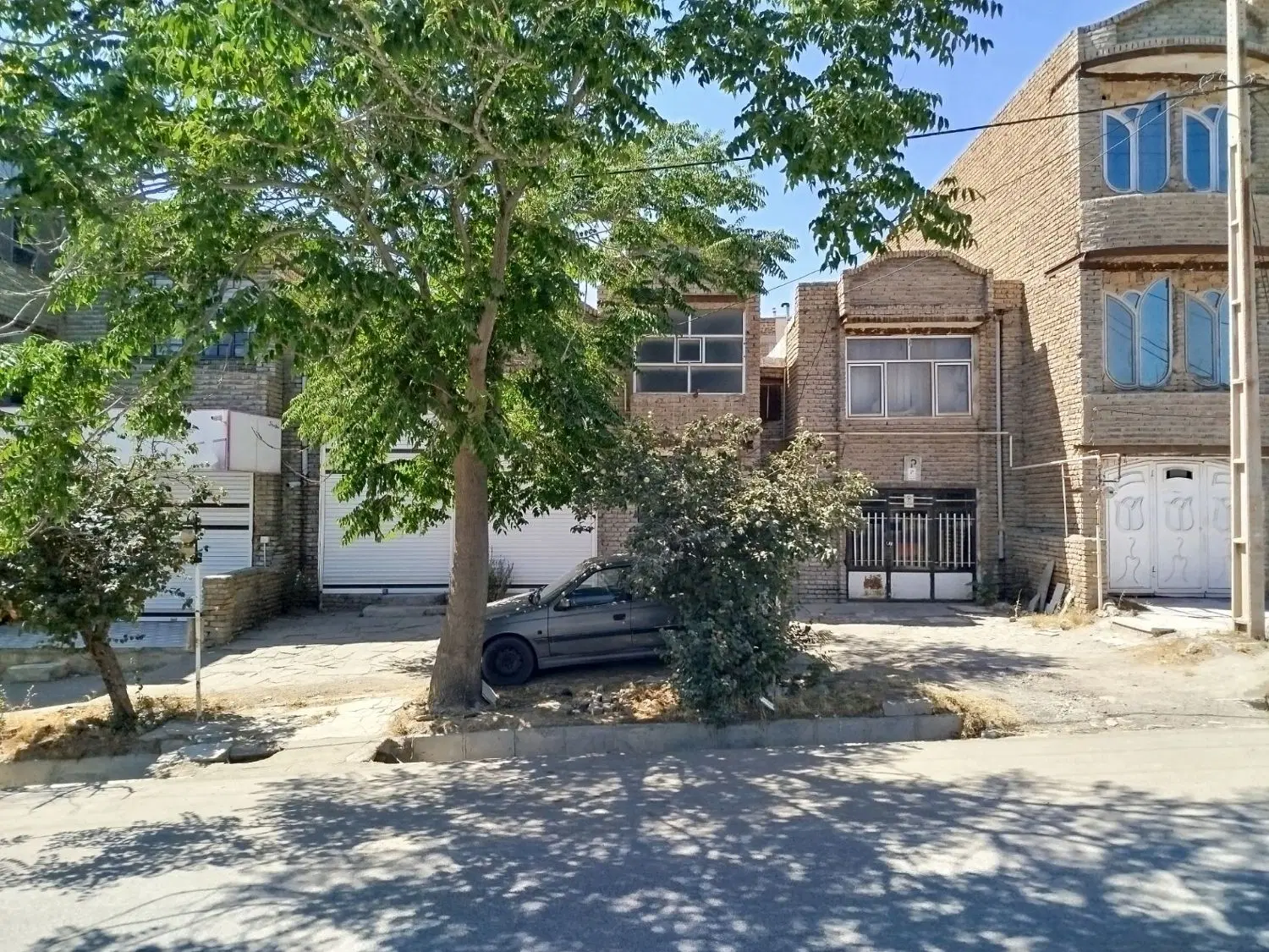 ساختمان مسکونی تجاری