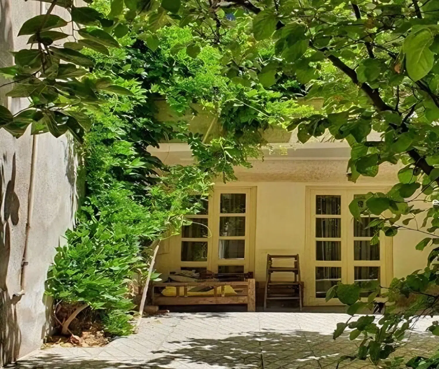 اتاق مجردی حیاط دار ،جای چرخ دستی و موتور