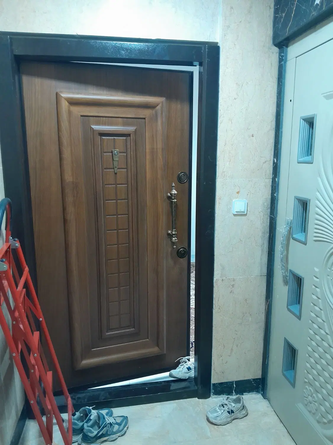 اپارتمان نوساز ۱۳۷ متری تک واحدی