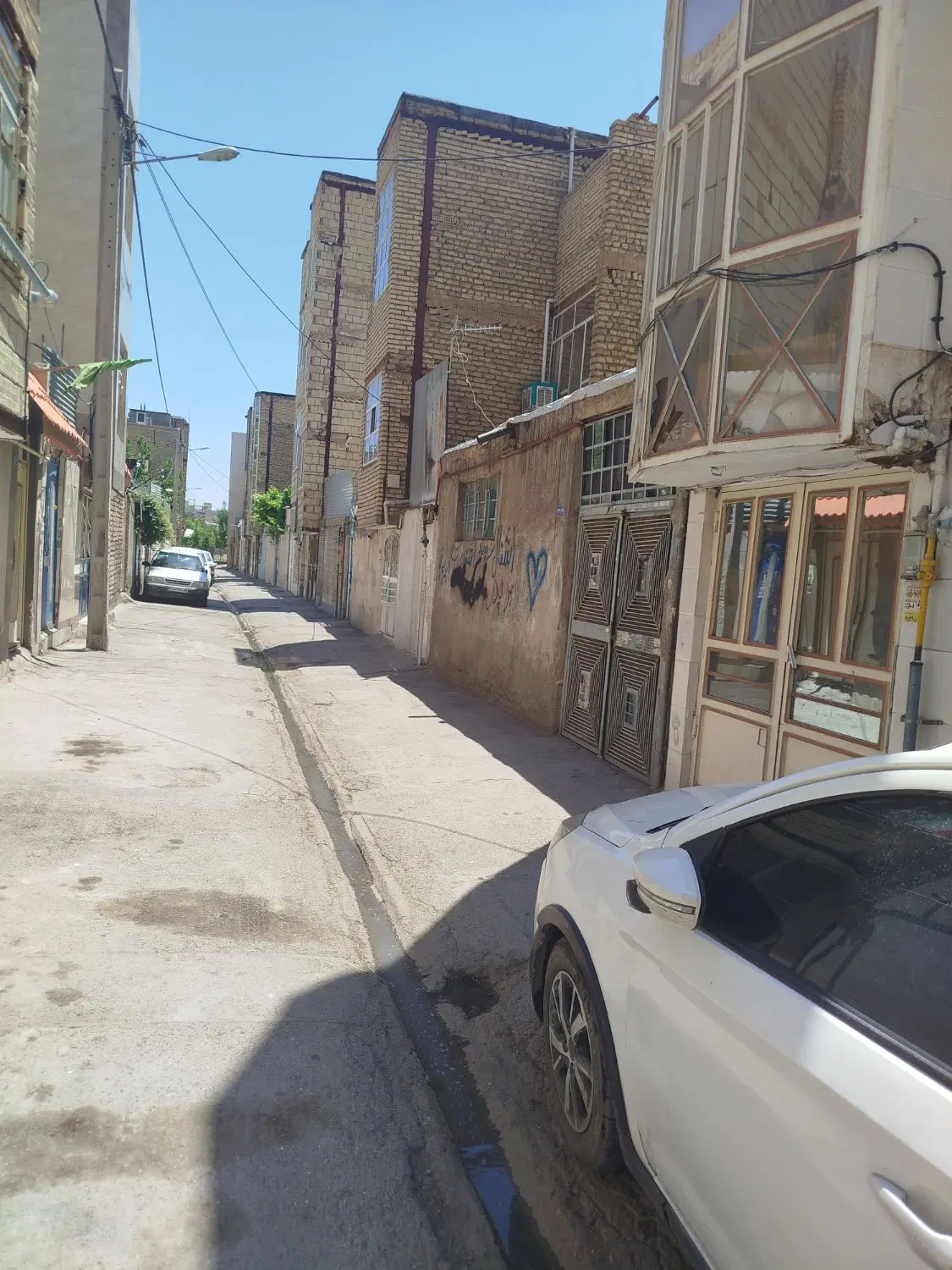 آپارتمان هفتادوپنج متر با پشت بام واجازه ساخت
