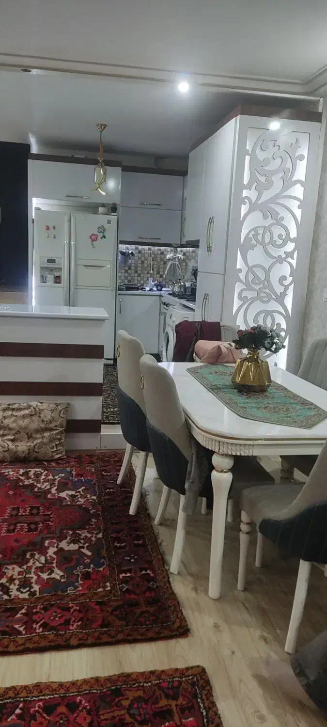 حیاط ۳طبقه